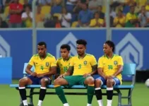 Éderson no banco